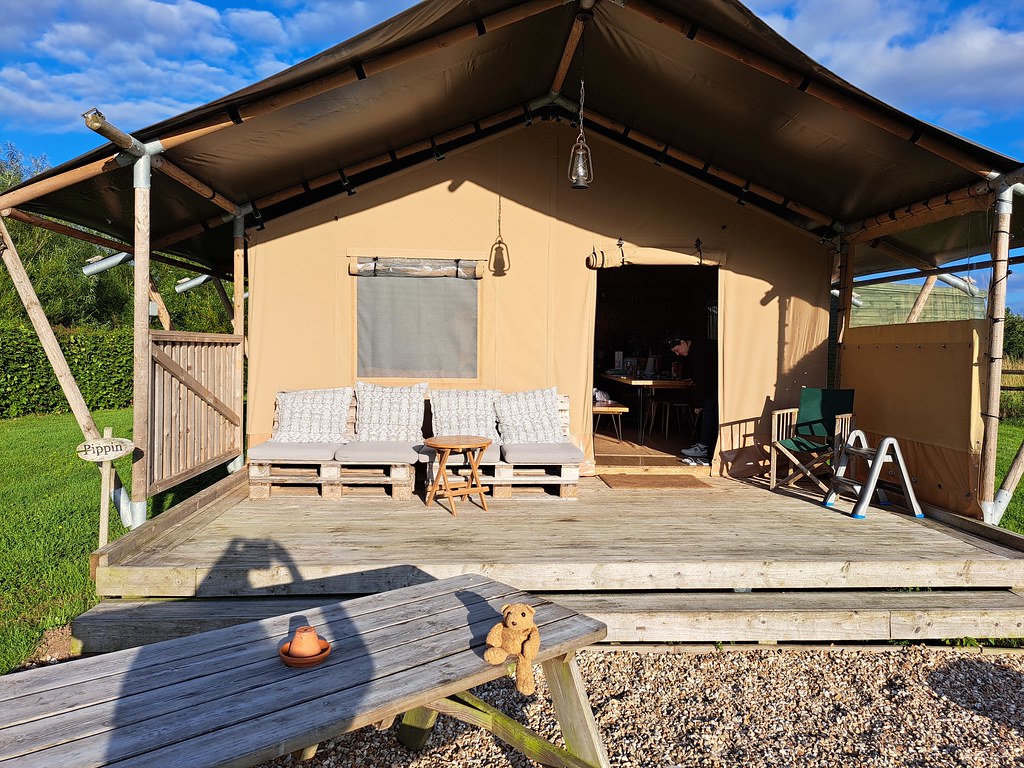 1 Cabin