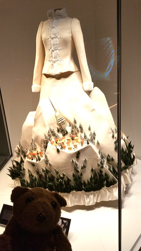 L14-Weird Dress
