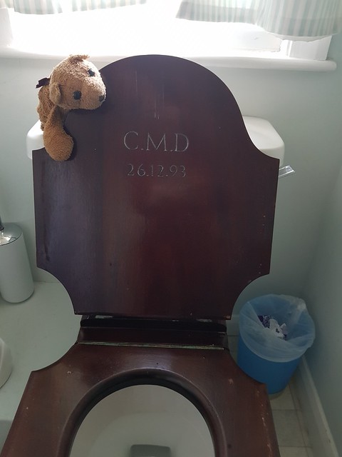 5 Toilet