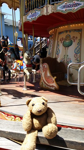 2 Carousel panda