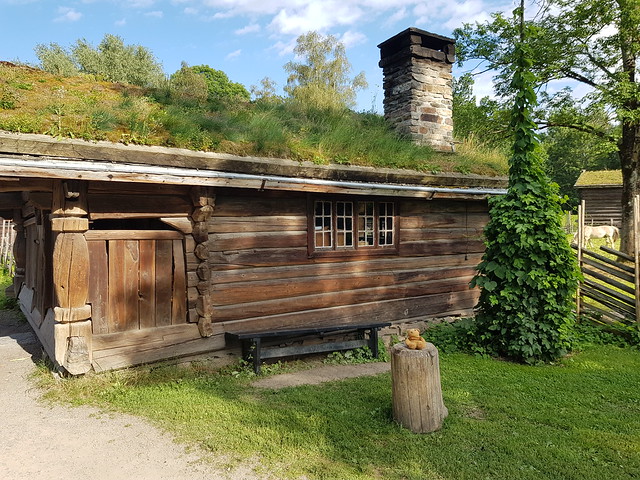 10 Hut