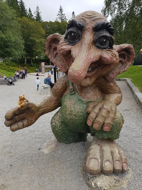 9 Troll
