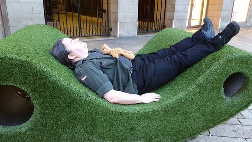 13 G-Snoozy Chair