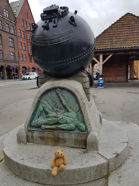 5 Sea Mine