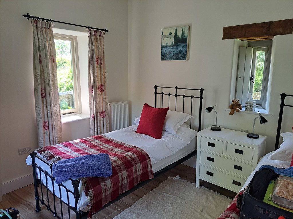 7 Cottage Bedroom